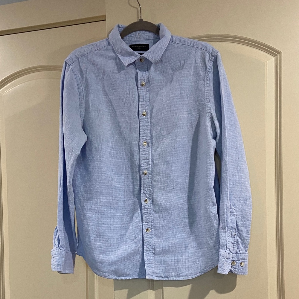 Banana Republic Medium Light Blue Linen untucked fit Button-Down Shirt